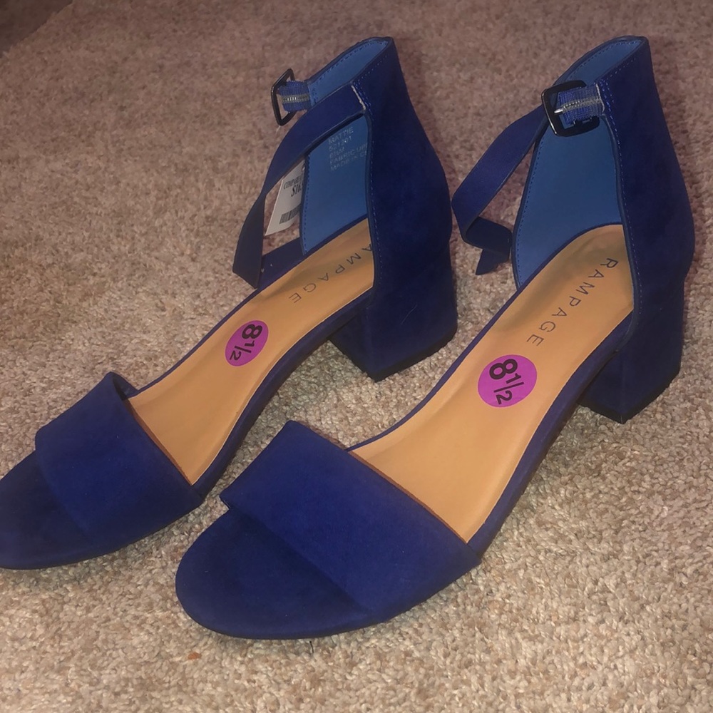 Blue suede sandals w heel NWT